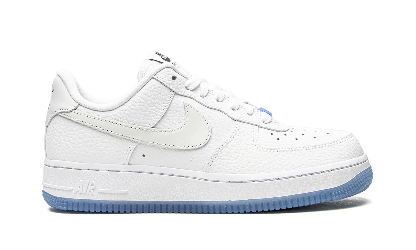 AIR FORCE 1 LO WMNS"UV Reactive Swoosh" DA8301 101