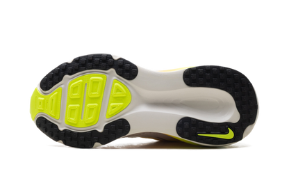 Vomero 18 WMNS"Phantom Light Wild Mango Volt" HM6804 002