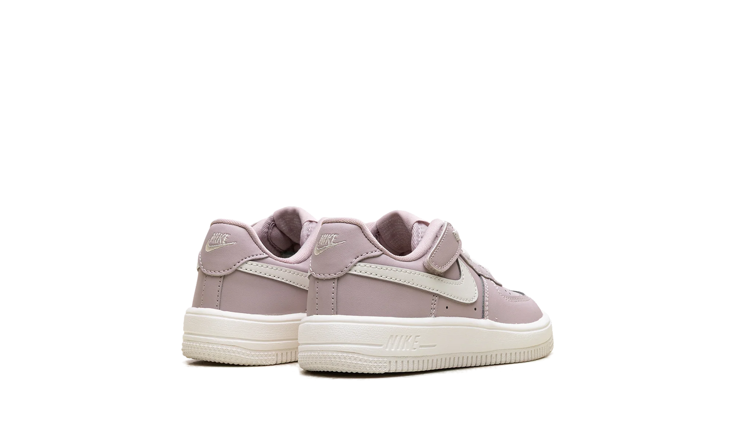 Force 1 Low Easyon "Particle Rose / Sail" FN0237 601