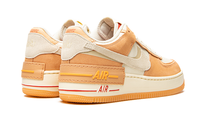 AIR FORCE 1 SHADO MNS WMNS"Sisterhood - Cashmere" DM8157 700
