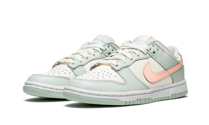 DUNK LOW WMNS"Barely Green" DD1503 104