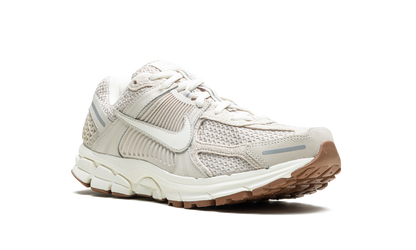 ZOOM VOMERO 5 WMNS"Light Orewood Brown" FZ3780 101