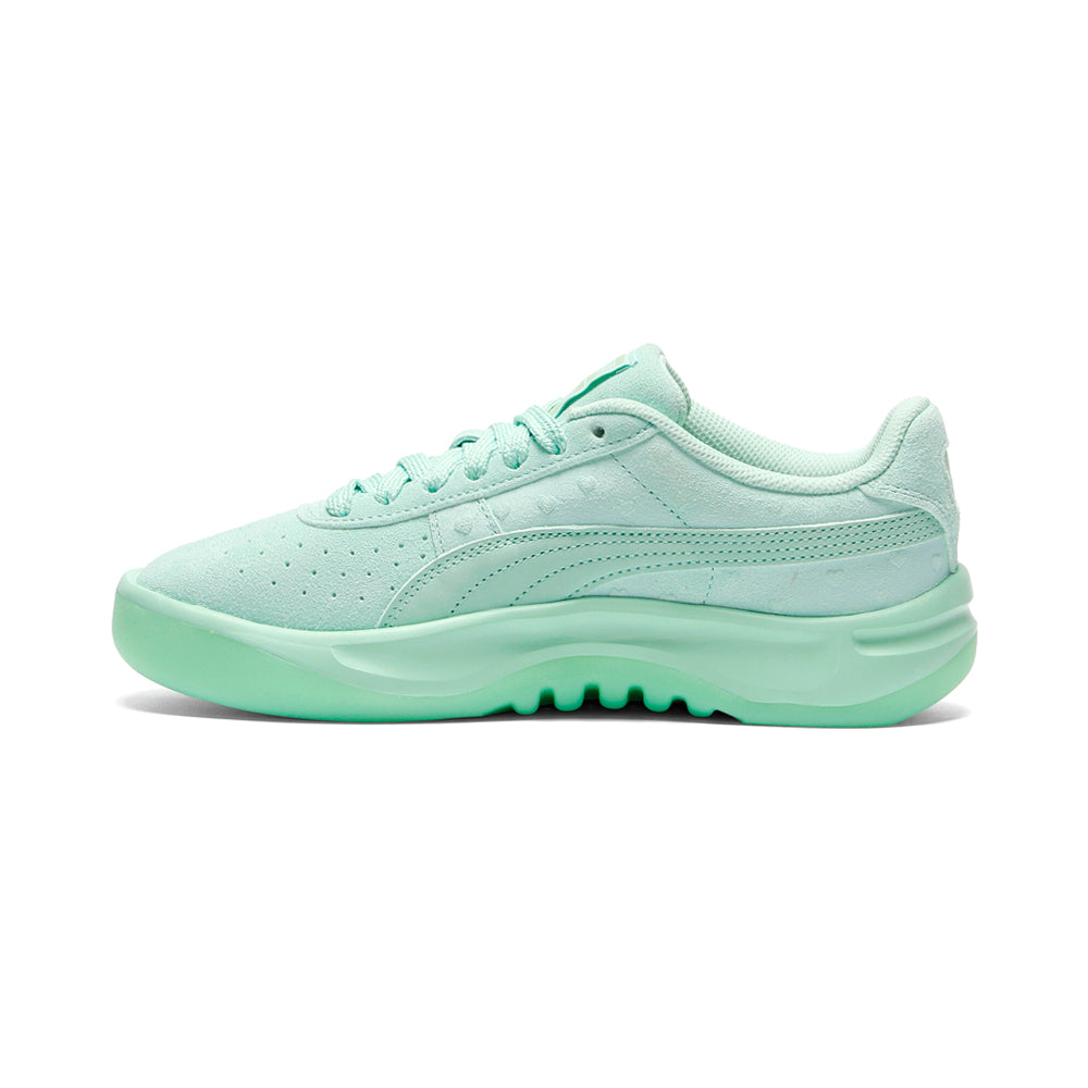 GV Special Hearts Sneakers