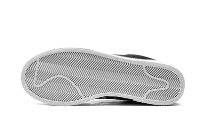 GTS 97 "Black/White" DA1446 001