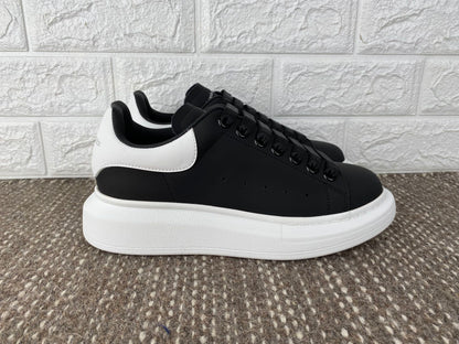 Oversized Black White