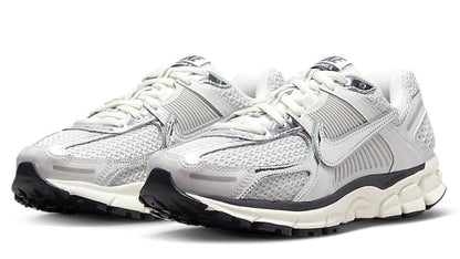 Zoom Vomero 5 Photon Dust Metallic Silver