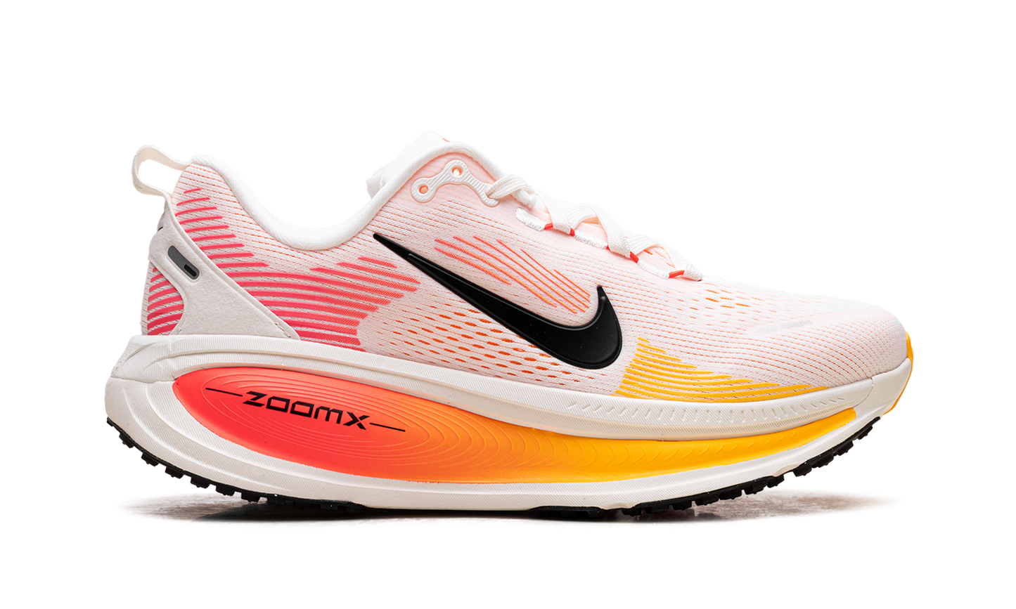 Vomero 18 WMNS"Sail Bright Crimson Laser Orange" HM6804 100