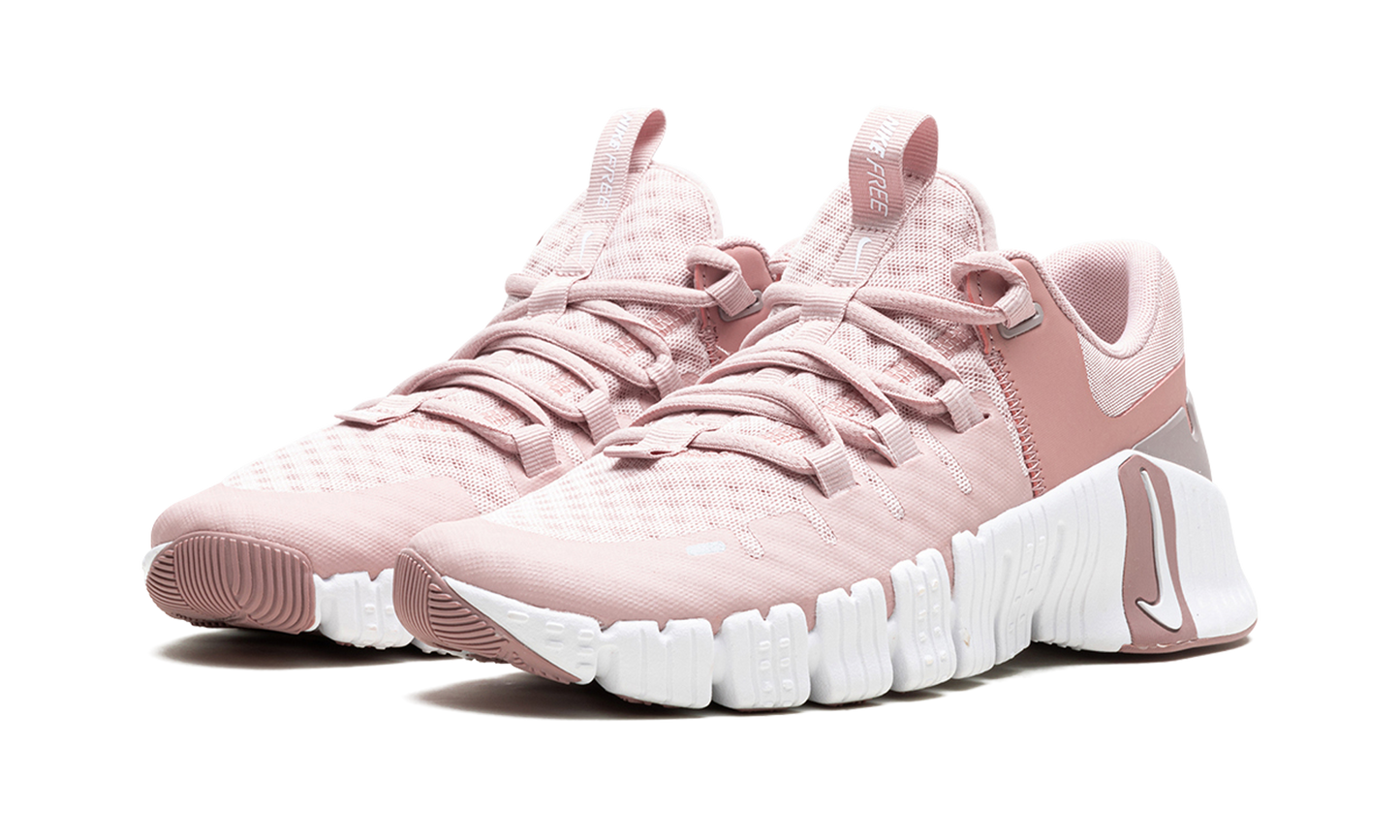 WMNS Free Metcon 5"Pink Oxford" DV3950 600