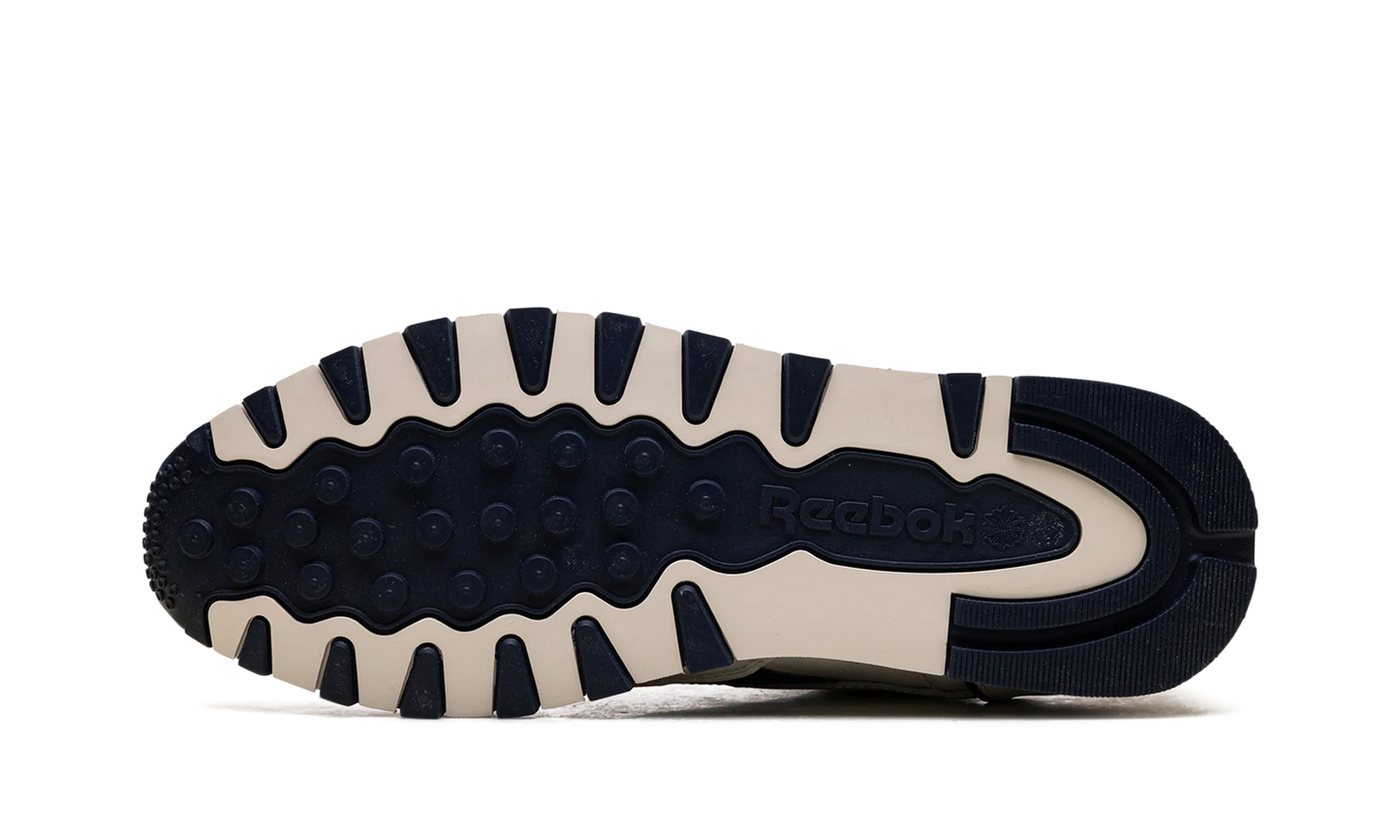 Classic Leather 1983 Vintage "White Navy" 100202782