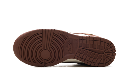 Dunk Low WMNS"Red Sepia Gold Mini Swoosh" IB4417 104