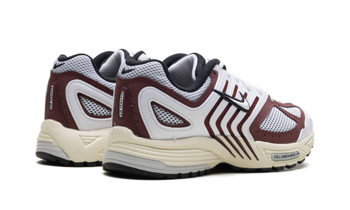 Air Peg 2K5 WMNS"Dark Team Red" HQ5718 600