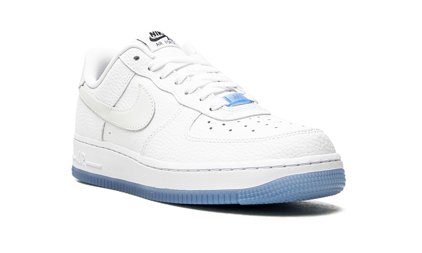 AIR FORCE 1 LO WMNS"UV Reactive Swoosh" DA8301 101