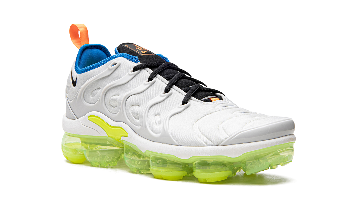 AIR VAPORMAX PLUS MNS WMNS"Photon Dust" DQ4695 001