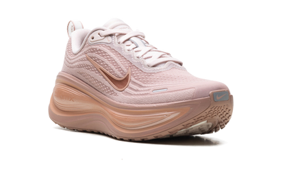 Vomero Plus WMNS"Particle Pink/ Rose Gold" HV8154 601