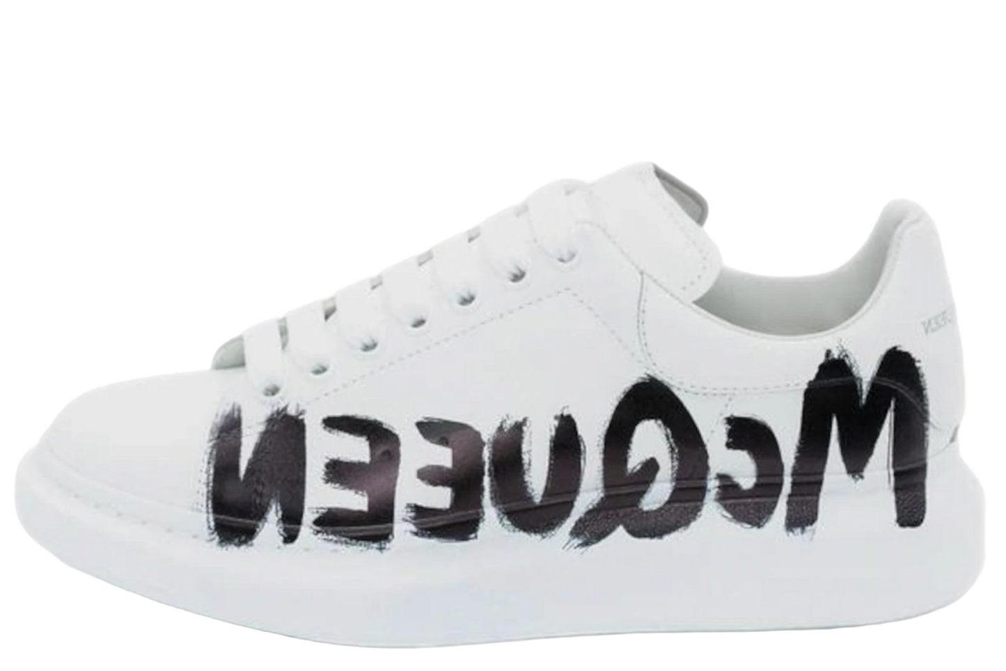 Oversized Graffiti White Black