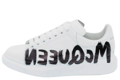 Oversized Graffiti White Black