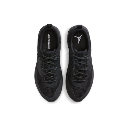 Trunner O/S 'Triple Black' (2025)