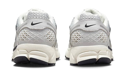 Zoom Vomero 5 Photon Dust Metallic Silver