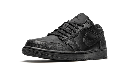 1 Low "Triple Black" 553558 091