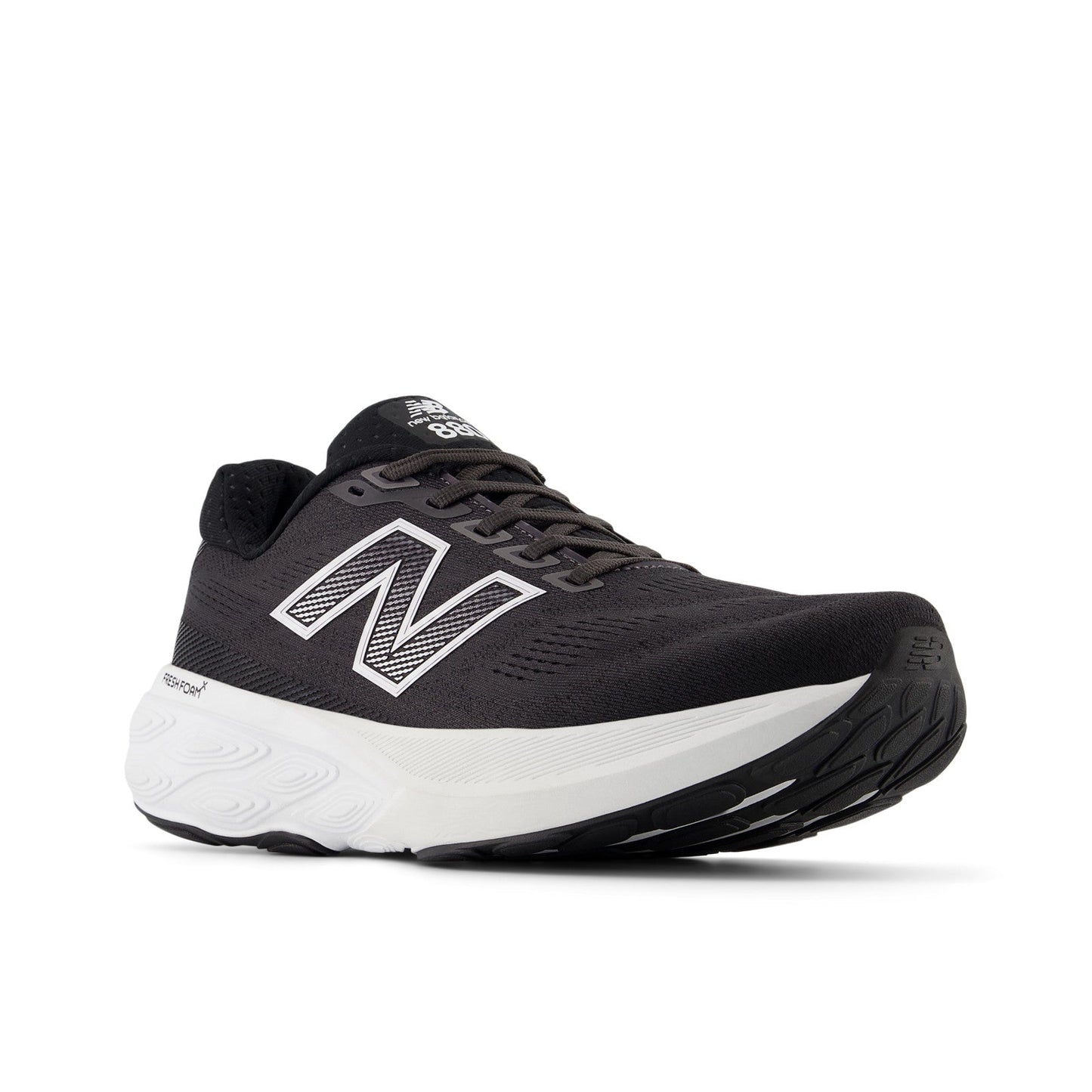 Men's Fresh Foam X 880v15 in Black with NB 103 White and Reflection