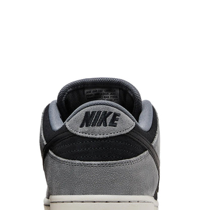 Dunk Low 'Dark Smoke Grey' (2024)