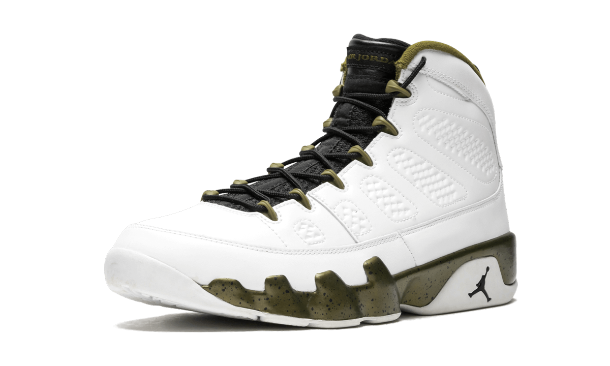9 Retro "Statue" 302370 109