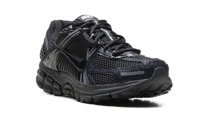 Zoom Vomero 5 WMNS "Black Patent" II6236 001