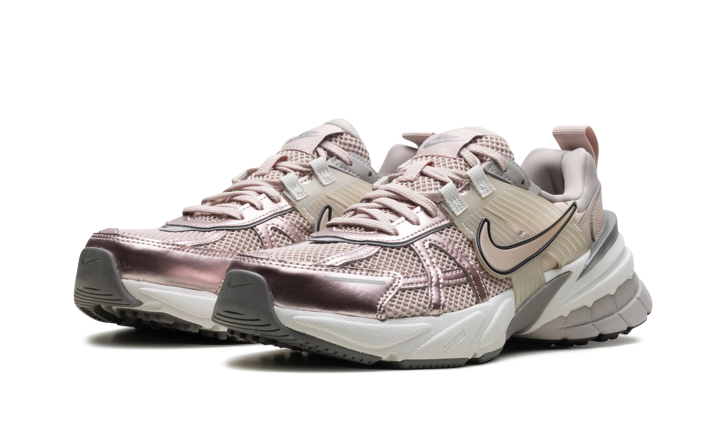 V2K Run WMNS"Particle Beige College Grey Light Bone" FD0736 201