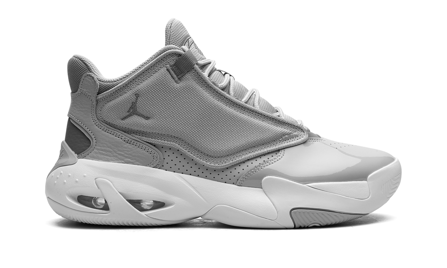 Max Aura 4 "Cool Grey" DN3687 005
