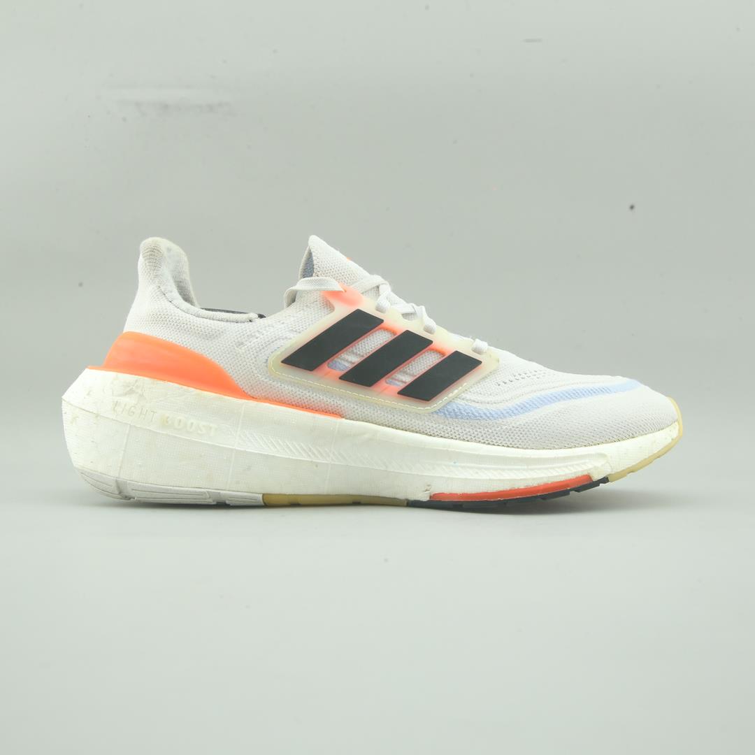 ULTRABOOST LIGHT