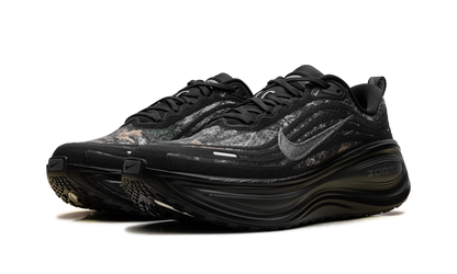 Vomero Plus "Black / Dark Smoke Grey / Anthracite / Metallic Dark Grey" IM3985 001