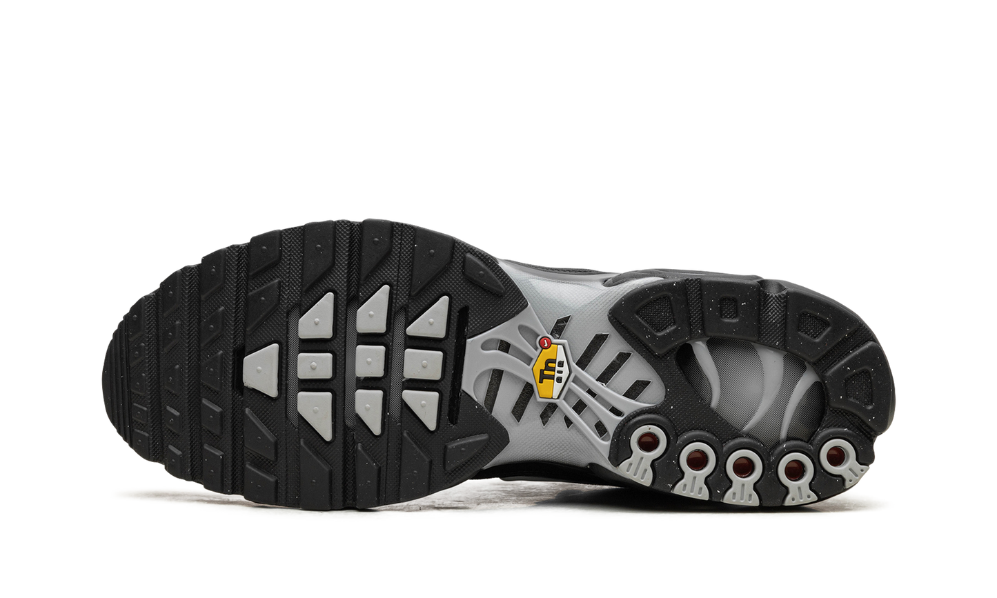 Air Max Plus "Multi Swoosh Black Bright Crimson" FJ4224 001