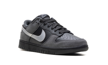 Dunk Low WMNS"Anthracite/ Metallic Silver" II7636 001