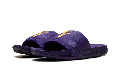Kobe Offcourt Slide "Purple University Gold" IF2870 500