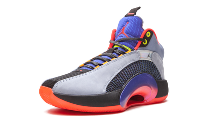 35 "Center of Gravity" DC1492 001
