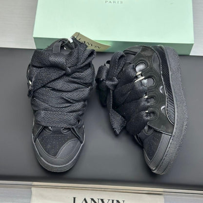 Leather Curb Triple Black