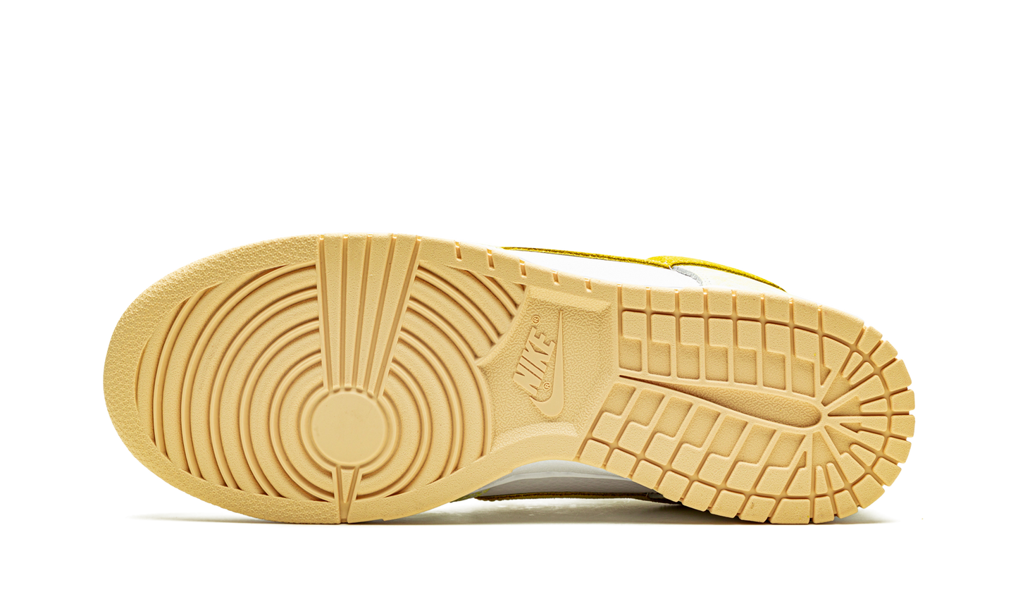 DUNK LOW WMNS"Yellow Strike" DM9467 700