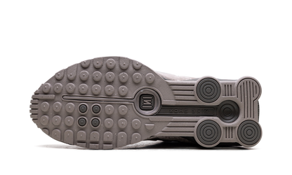 Shox R4 WMNS"Flat Pewter Floral" HV0934 001
