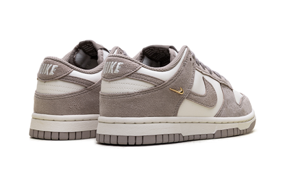 Dunk Low WMNS"Malt Gold Mini Swoosh" IB4417 105