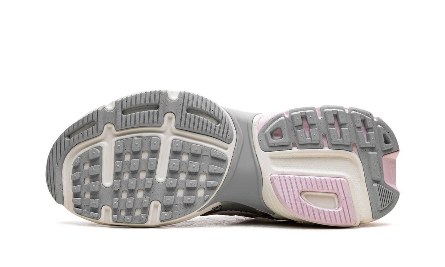 V2K Run WMNS"Pink Foam" HQ4046 001