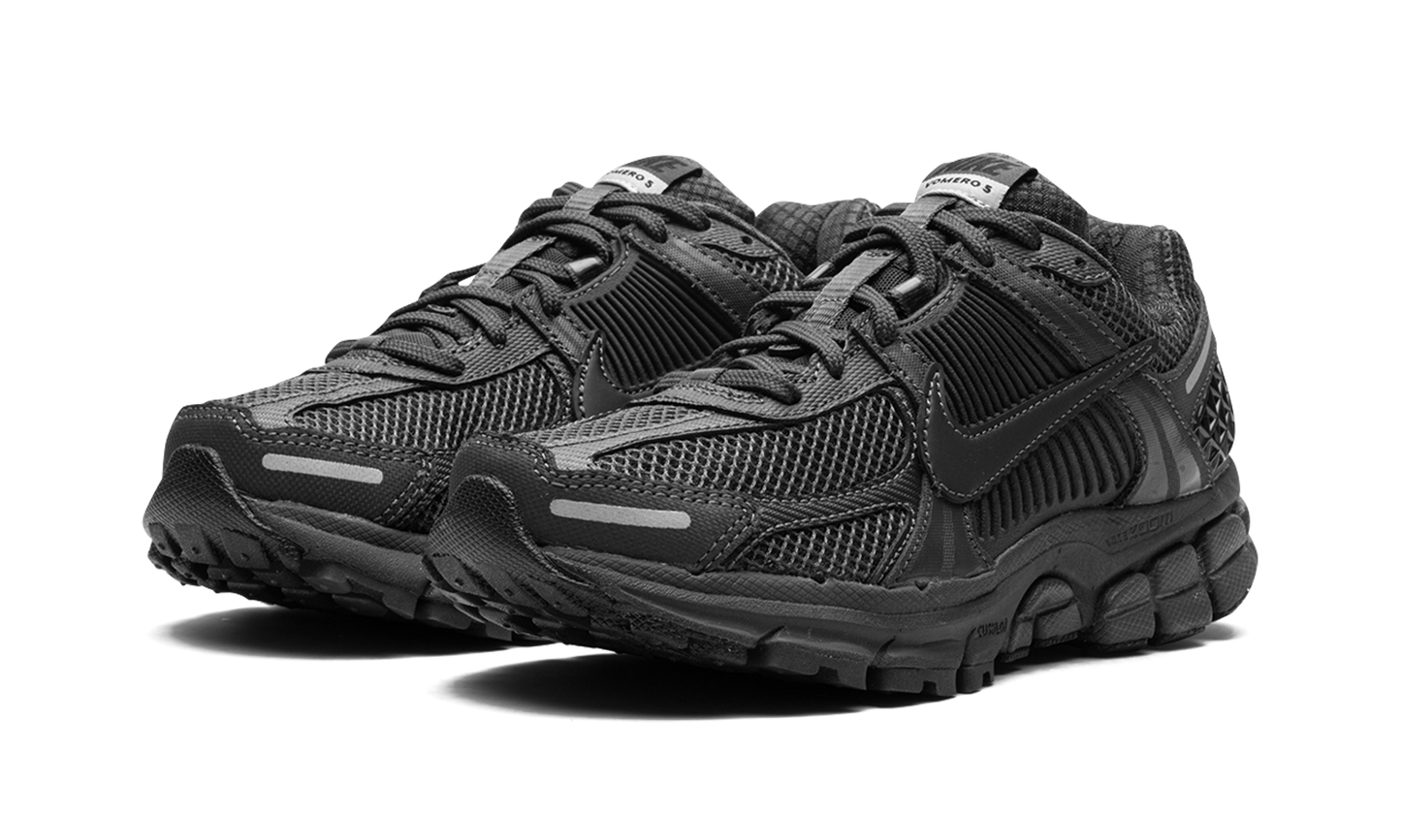 Zoom Vomero 5 WMNS"Triple Black" FQ7079 002