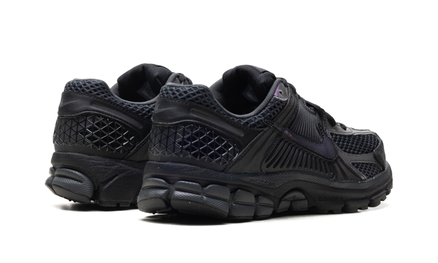 Vomero 5 Wmns"Iridescent" IB4397 001