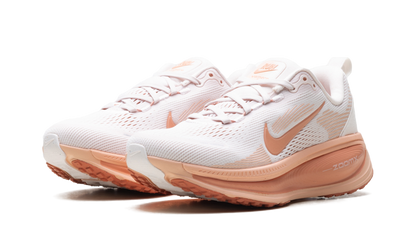 Vomero 18 WMNS"Light Soft Pink Light Madder Root Arctic Orange Madder Root" HM6804 601