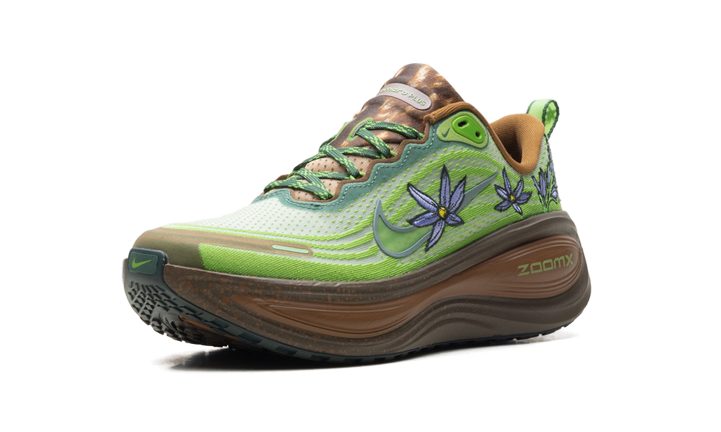Vomero Plus WMNS"Doernbecher" IO7687 921