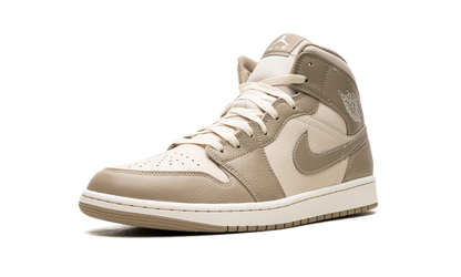 1 Mid "LEGEND LIGHT BROWN" HF4830 203