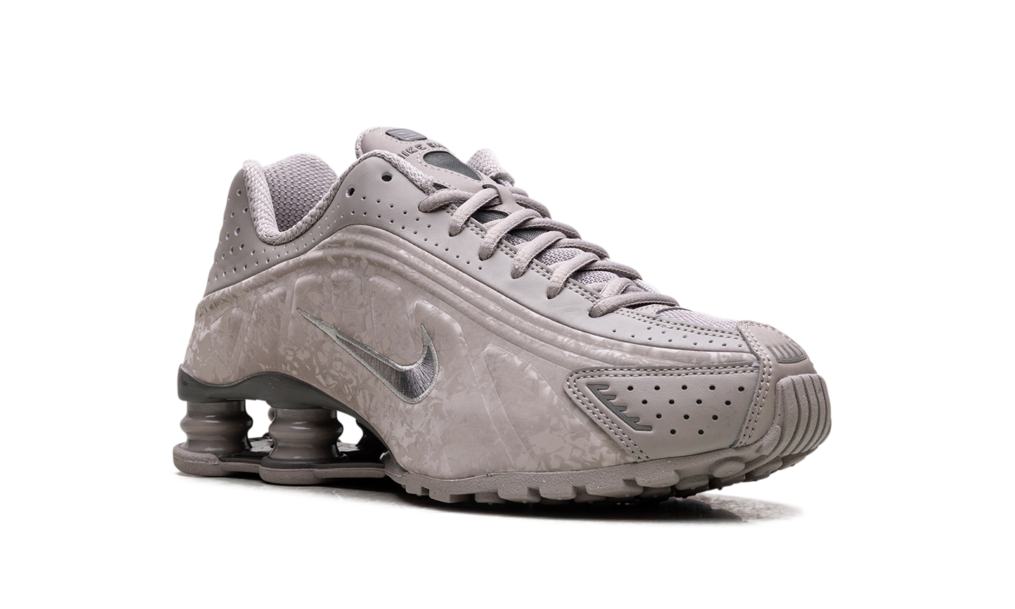 Shox R4 WMNS"Flat Pewter Floral" HV0934 001
