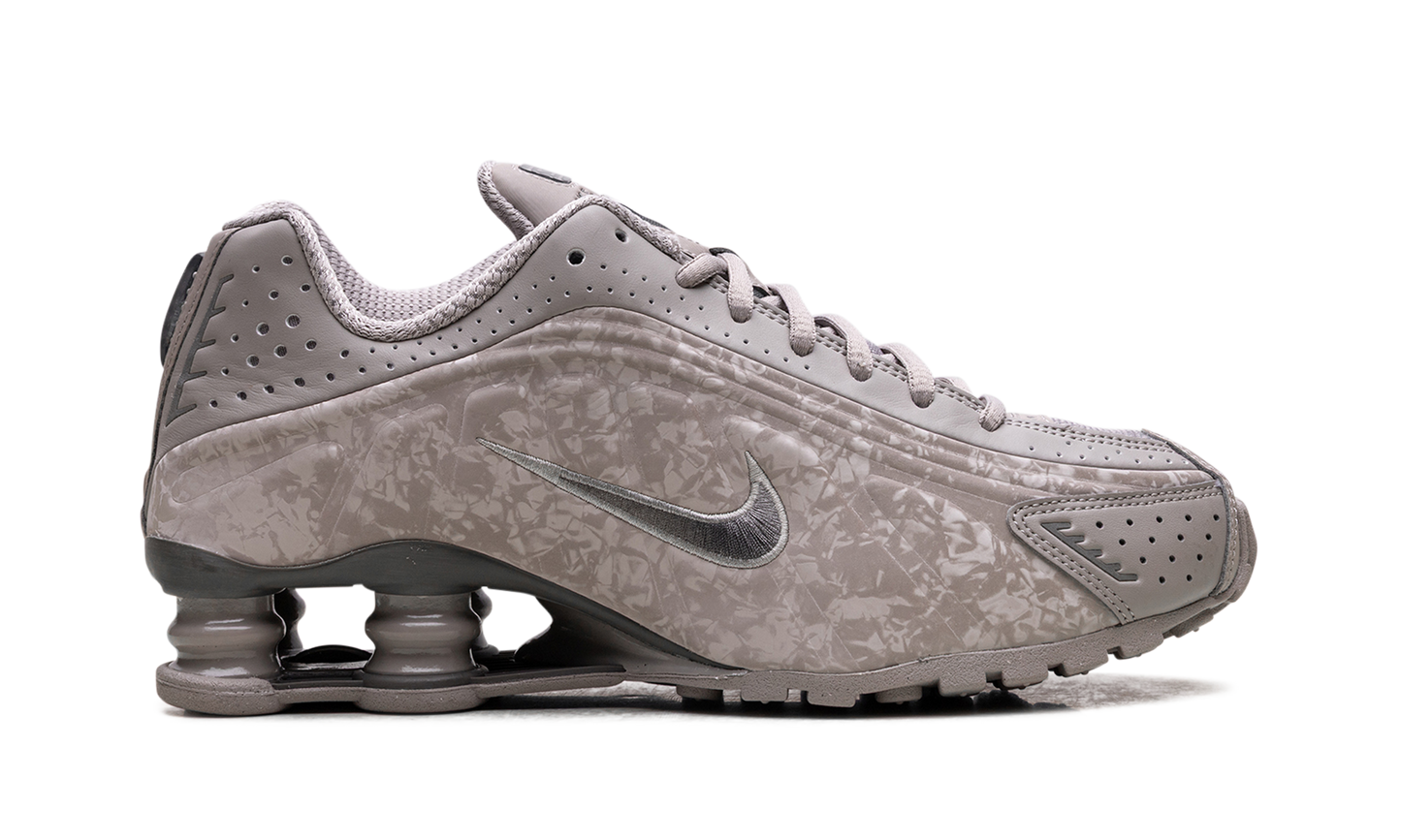 Shox R4 WMNS"Flat Pewter Floral" HV0934 001