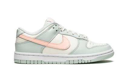 DUNK LOW WMNS"Barely Green" DD1503 104