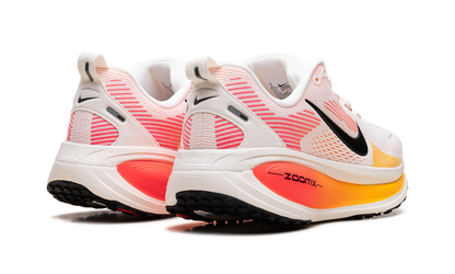 Vomero 18 WMNS"Sail Bright Crimson Laser Orange" HM6804 100