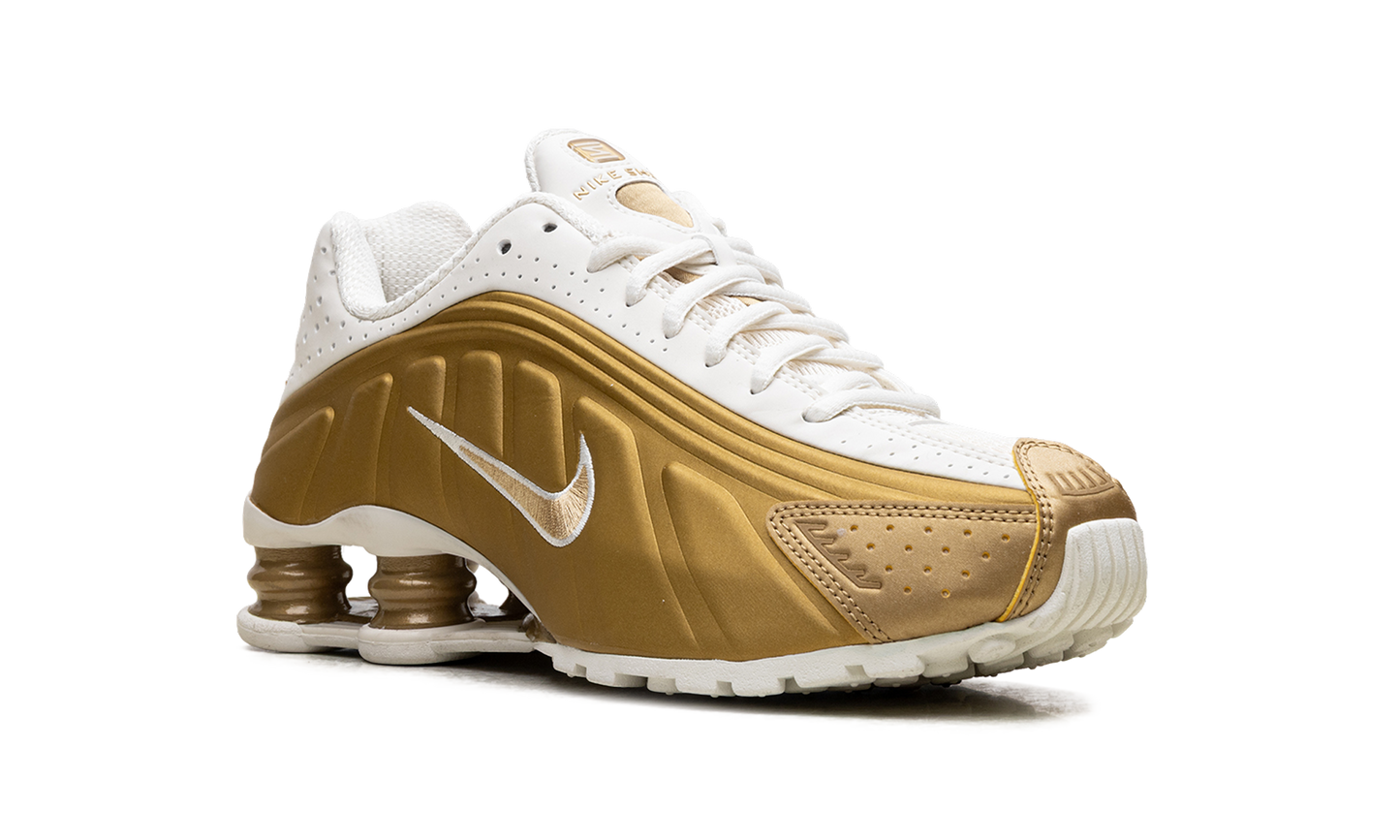 Shox R4 WMNS"Metallic Gold" AR3565 010